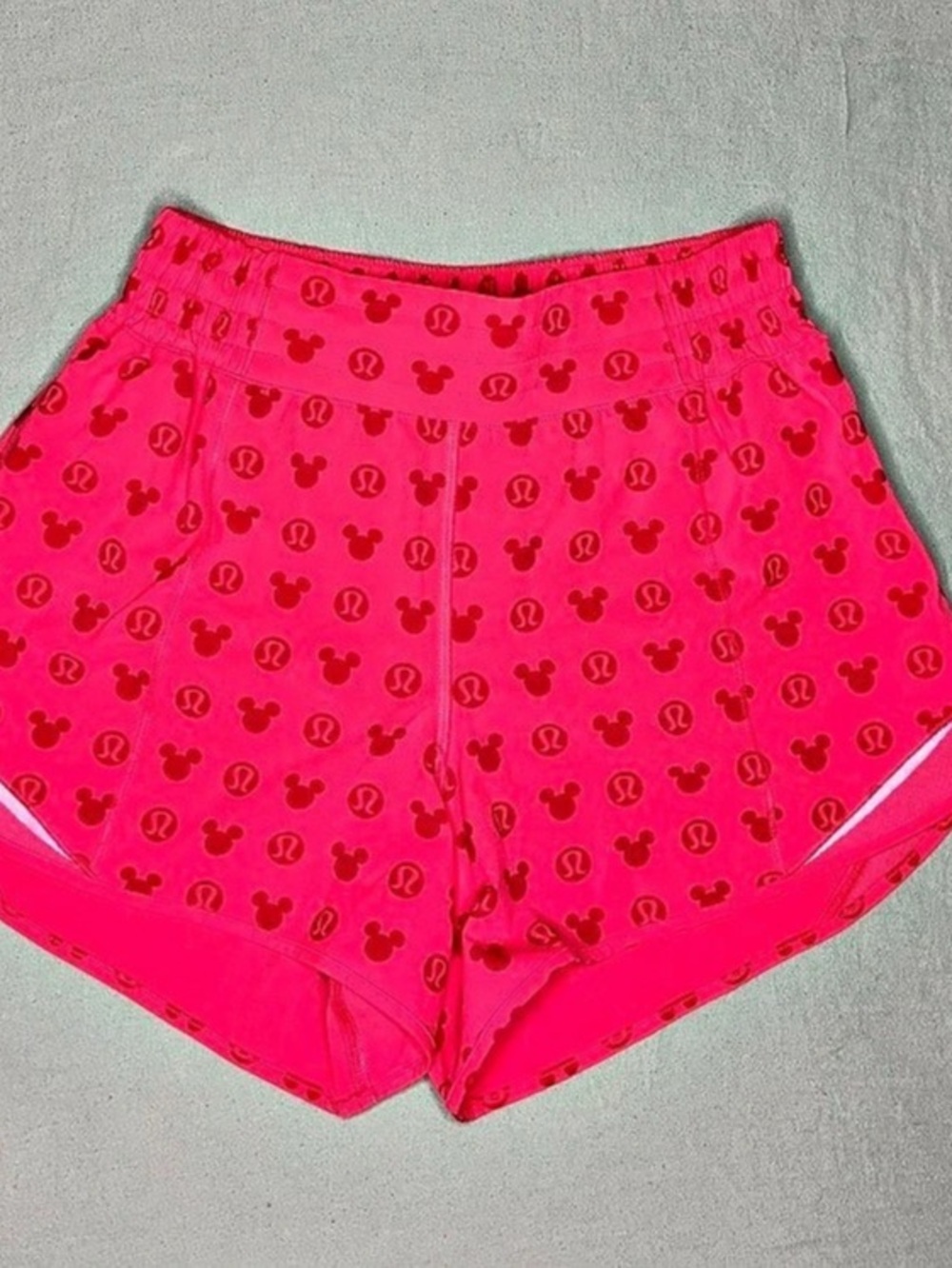 BNWOT lululemon Disney x Lululemon Hotty Hot High-Rise Short 4" Pink size 6